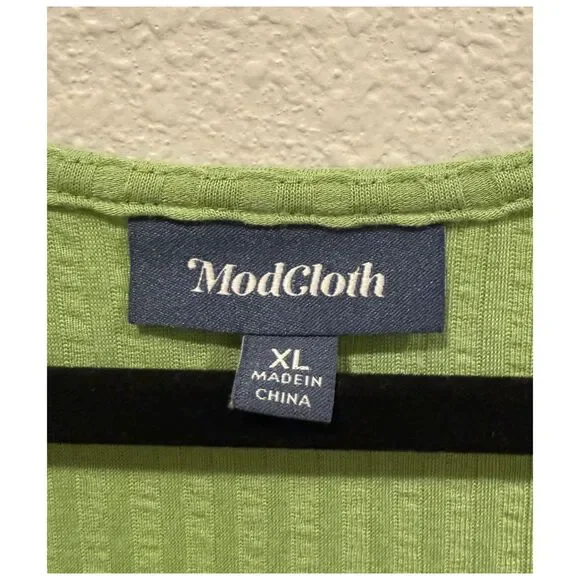 MODCLOTH Green V Neck Sleeveless Ribbed Tank Midi Dress - Picture 2 of 3